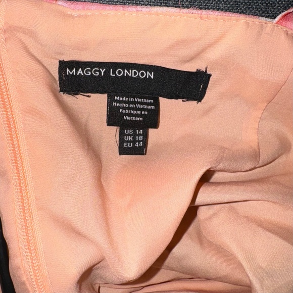 Maggie London Tiered Apron Dress - Picture 6 of 9